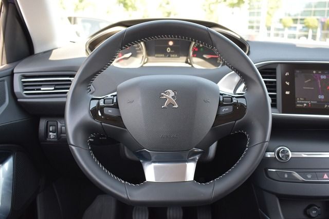 Fahrzeugabbildung Peugeot 308 SW PureTech 130*ALLURE*CARPLAY*3D-NAVI*ALU*