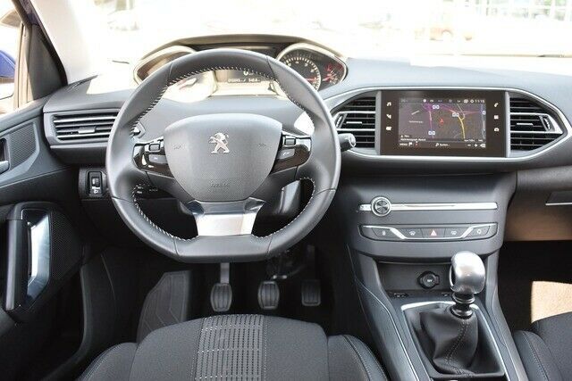 Fahrzeugabbildung Peugeot 308 SW PureTech 130*ALLURE*CARPLAY*3D-NAVI*ALU*