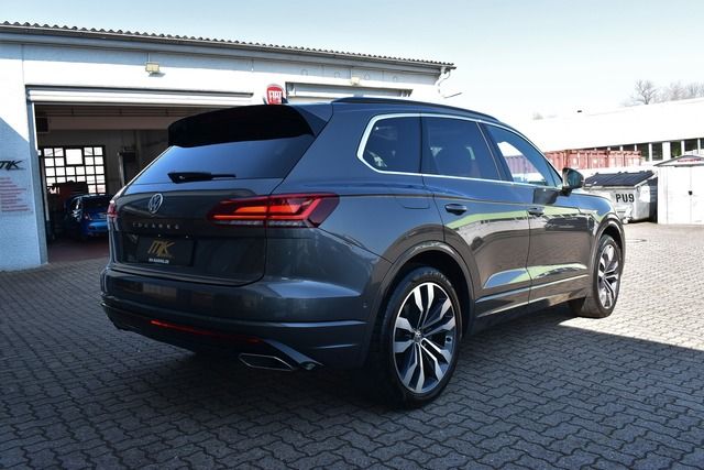 Fahrzeugabbildung Volkswagen Touareg 3.0 TDI R-LINE*ST-HEIZ*PANO*LUFT*TRAUM*