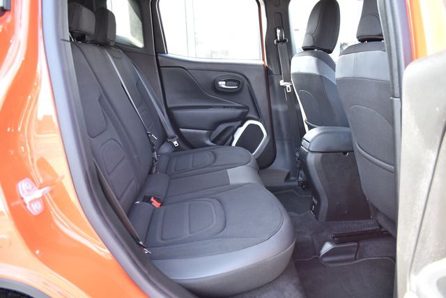 Fahrzeugabbildung Jeep Renegade Limited FWD 1.4 NAVI*AHK*BI-XEN*SHZ*TOP