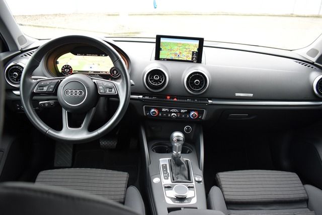 Fahrzeugabbildung Audi A3 1.5 TFSI*SB*S-TRONIC*CARPLAY*SPORT*VIRTUAL*LE