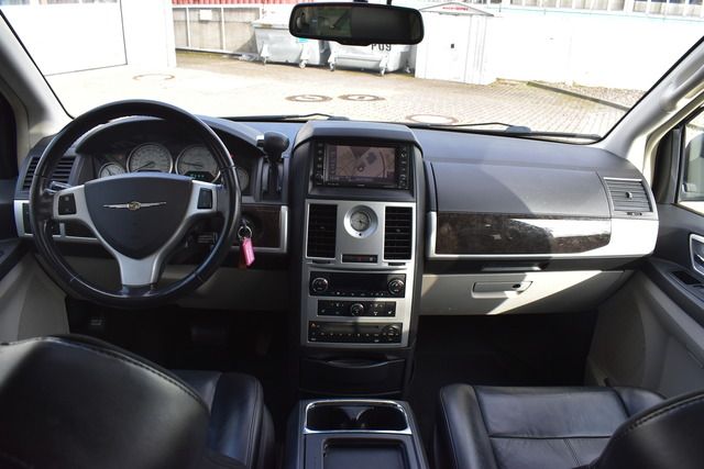 Fahrzeugabbildung Chrysler Grand Voyager 2.8 CRD Limited*7SITZER*XENON*NAV*