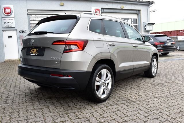 Fahrzeugabbildung SKODA Karoq 2.0 TDI DSG 4x4*FULL-LED*STANDHEIZ*CARPLAY