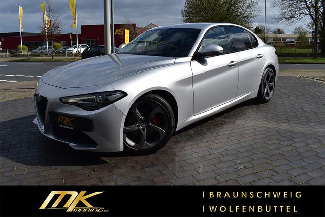 Fahrzeugabbildung Alfa Romeo Giulia Super 2.2 JTDm AT8 *NAVI*SPORT*18ZOLL*XEN