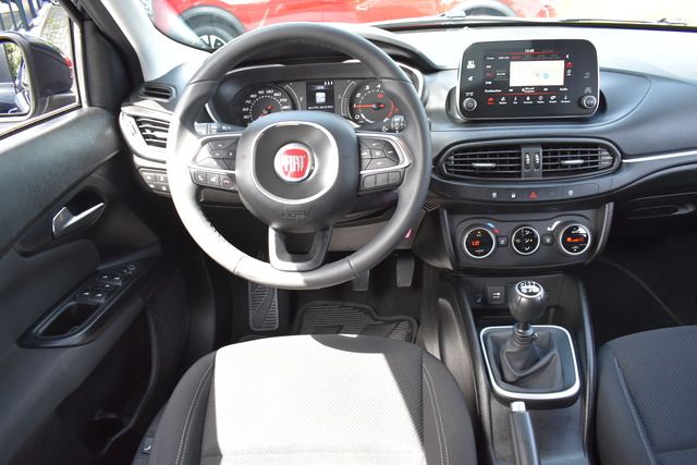 Fahrzeugabbildung Fiat Tipo Lounge 1.4 *HD-NAVI*BI-XEN*KAMERA*17 ZOLL*