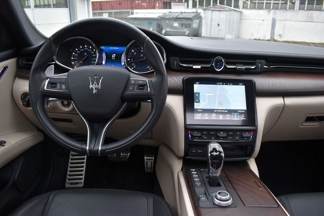 Fahrzeugabbildung Maserati Quattroporte GranSport 21ZOLL*H&K*WENIG KM*XENON