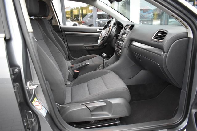 Fahrzeugabbildung Volkswagen Golf VI Variant 1.6 TDI STYLE BMT*KLIMA*NAV*SHZ*