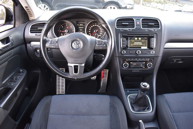 Fahrzeugabbildung Volkswagen Golf VI Variant 1.6 TDI STYLE BMT*KLIMA*NAV*SHZ*