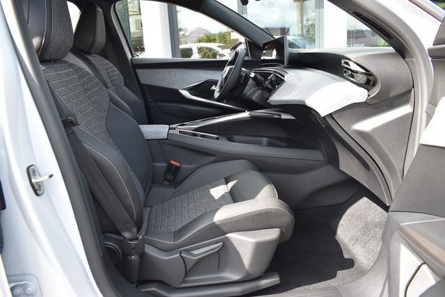 Fahrzeugabbildung Peugeot 3008 ALLURE HYBRID 145 e-DSC6*NEW MODELL*WENIG K