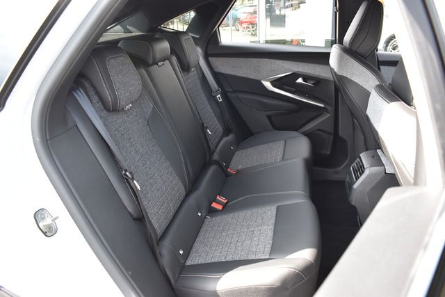 Fahrzeugabbildung Peugeot 3008 ALLURE HYBRID 145 e-DSC6*NEW MODELL*WENIG K
