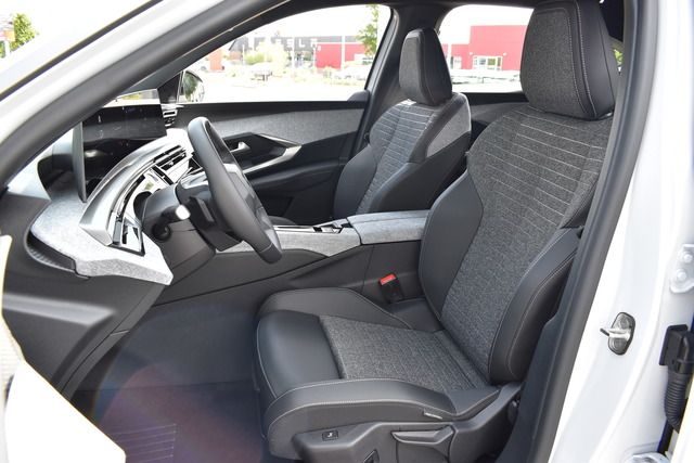 Fahrzeugabbildung Peugeot 3008 ALLURE HYBRID 145 e-DSC6*NEW MODELL*WENIG K