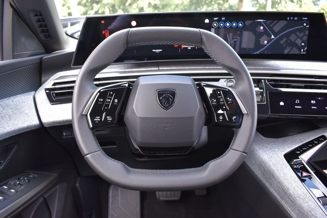 Fahrzeugabbildung Peugeot 3008 ALLURE HYBRID 145 e-DSC6*NEW MODELL*WENIG K