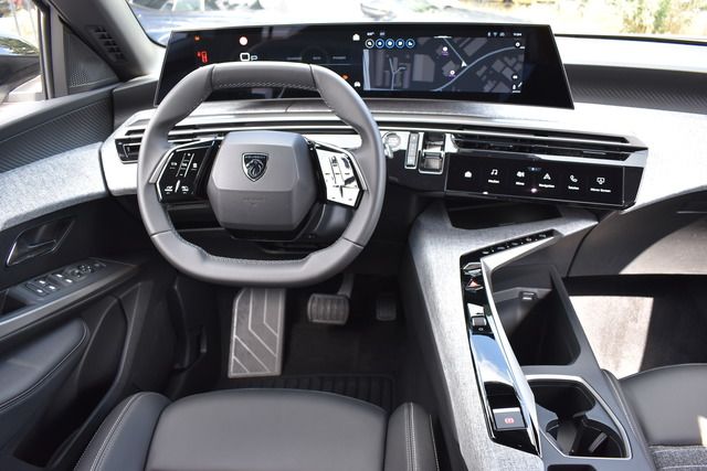 Fahrzeugabbildung Peugeot 3008 ALLURE HYBRID 145 e-DSC6*NEW MODELL*WENIG K