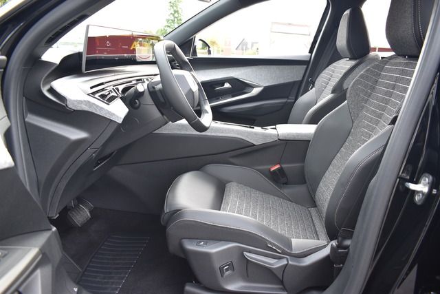 Fahrzeugabbildung Peugeot 3008 ALLURE HYBRID 145 e-DSC6*NEW MODELL*CURVED*