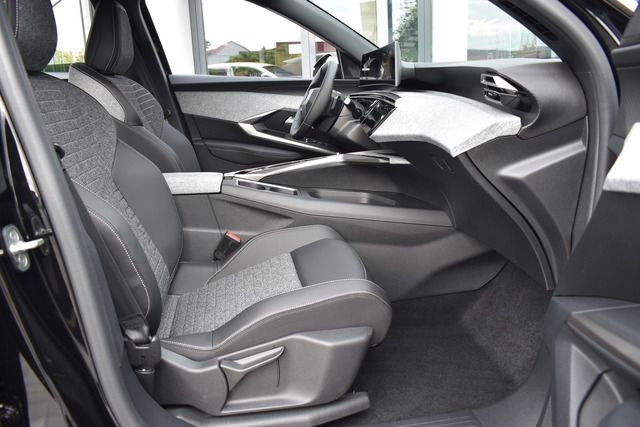 Fahrzeugabbildung Peugeot 3008 ALLURE HYBRID 145 e-DSC6*NEW MODELL*CURVED*