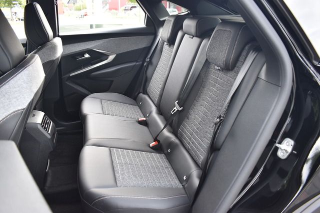 Fahrzeugabbildung Peugeot 3008 ALLURE HYBRID 145 e-DSC6*NEW MODELL*CURVED*