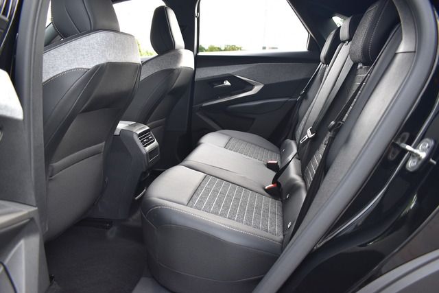 Fahrzeugabbildung Peugeot 3008 ALLURE HYBRID 145 e-DSC6*NEW MODELL*CURVED*