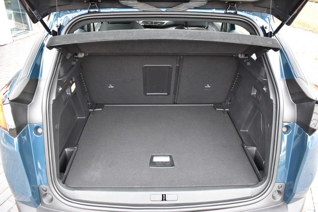 Fahrzeugabbildung Peugeot 3008 PureTech 130 EAT8*KLIMA*NAVI*CARPLAY*KEYLES