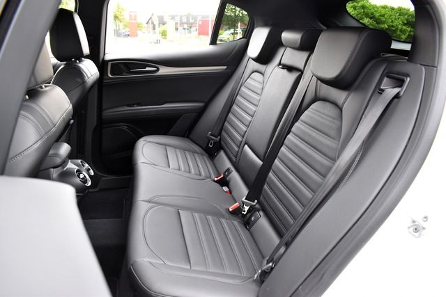 Fahrzeugabbildung Alfa Romeo Stelvio VELOCE Q4 AUTO*LED*CARPLAY*20 ZOLL*TRAUM
