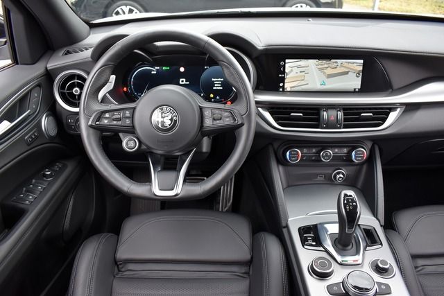 Fahrzeugabbildung Alfa Romeo Stelvio VELOCE Q4 AUTO*LED*CARPLAY*20 ZOLL*TRAUM