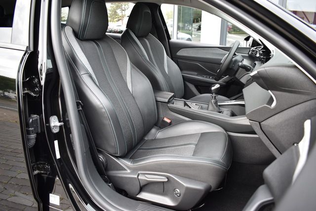 Fahrzeugabbildung Peugeot 308 SW ALLURE PT 130 FACELIFT*CARPLAY*MATRIX*TOP
