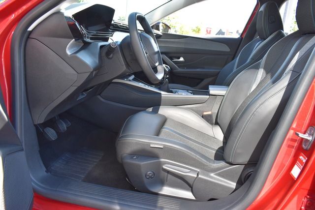 Fahrzeugabbildung Peugeot 308 SW ALLURE PT 130 FACELIFT*CARPLAY*MATRIX*TOP