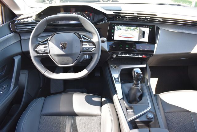 Fahrzeugabbildung Peugeot 308 SW ALLURE PT 130 FACELIFT*CARPLAY*MATRIX*TOP