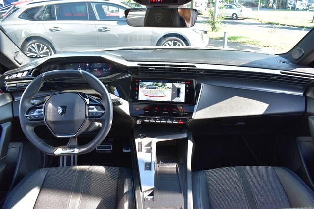 Fahrzeugabbildung Peugeot 308 SW GT PT 130 EAT8*MATRIX*CARPLAY*TRAUM*NAV*A