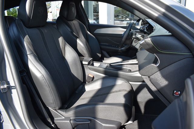 Fahrzeugabbildung Peugeot 308 SW GT PT 130 EAT8*MATRIX*CARPLAY*TRAUM*NAV*A