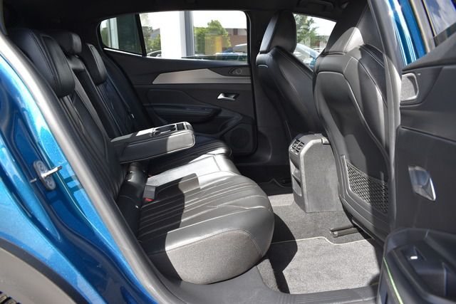 Fahrzeugabbildung Peugeot 408 GT PT 130 EAT8*MATRIX*FOCAL*NIGHT VISION*M24