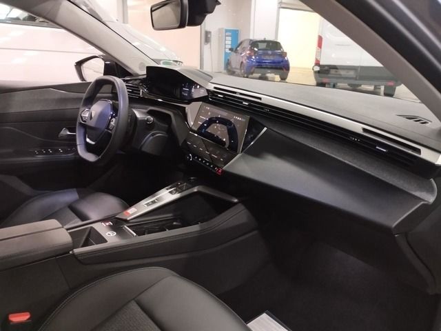 Fahrzeugabbildung Peugeot 308 ALLURE PT 130 EAT8 *FULL-LED*CARPLAY*SHZ*ALU