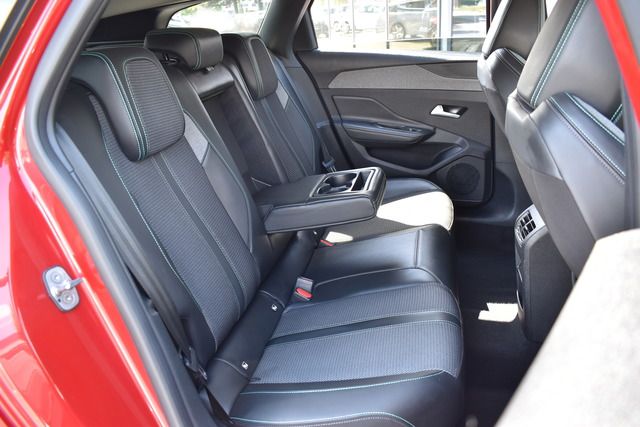 Fahrzeugabbildung Peugeot 308 SW ALLURE PT 130 FACELIFT*CARPLAY*MATRIX*TOP