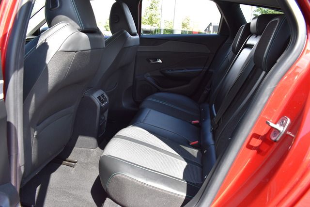 Fahrzeugabbildung Peugeot 308 SW ALLURE PT 130 FACELIFT*CARPLAY*MATRIX*TOP