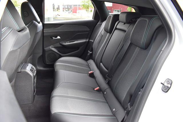 Fahrzeugabbildung Peugeot 308 SW ALLURE PT 130 FACELIFT*CARPLAY*MATRIX*TOP