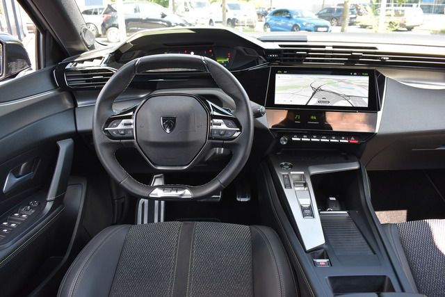 Fahrzeugabbildung Peugeot 308 GT PT 130 EAT8 FOCAL*MATRIX*CARPLAY*MY2024*