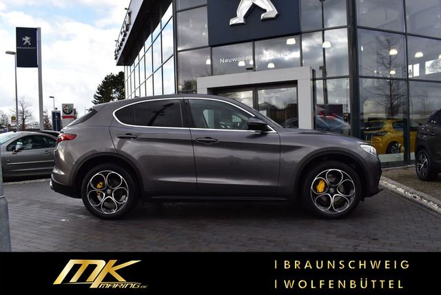 Fahrzeugabbildung Alfa Romeo Stelvio Lusso Q4 HARMAN-KARDON*BI-XEN*CARPLAY*