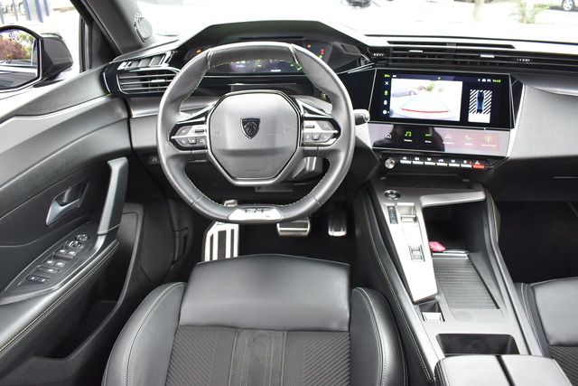 Fahrzeugabbildung Peugeot 408 GT PT 130 EAT8*MATRIX*FOCAL*BLACK-LINE*TRAUM