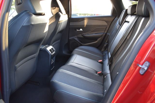 Fahrzeugabbildung Peugeot 308 SW ALLURE PT 130 EAT8*CARPLAY*MATRIX*FACELIF