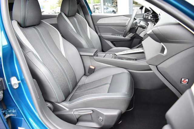 Fahrzeugabbildung Peugeot 308 ALLURE PT 130 EAT8 *FULL-LED*CARPLAY*SHZ*ALU