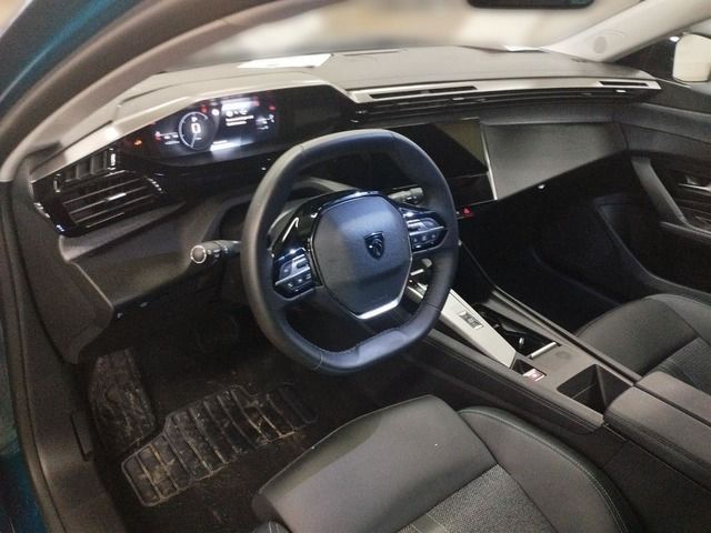 Fahrzeugabbildung Peugeot 308 ALLURE PT 130 EAT8 *FULL-LED*CARPLAY*SHZ*ALU