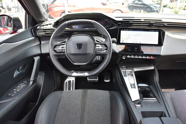 Fahrzeugabbildung Peugeot 308 GT PT 130 EAT8 FOCAL*MATRIX*CARPLAY*MY2024*