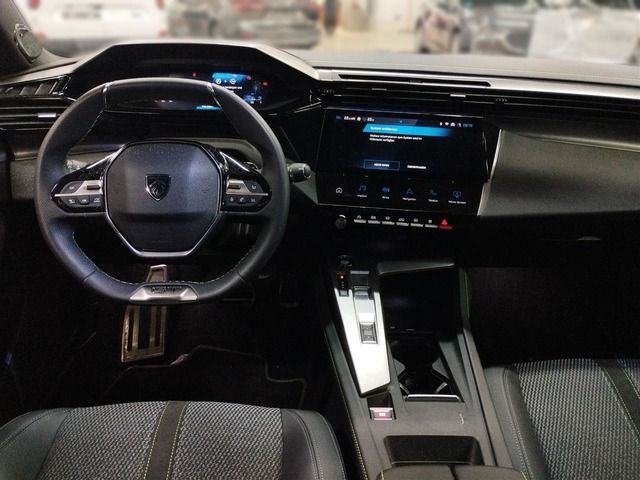 Fahrzeugabbildung Peugeot 308 GT PT 130 EAT8 FOCAL*MATRIX*CARPLAY*MY2024*