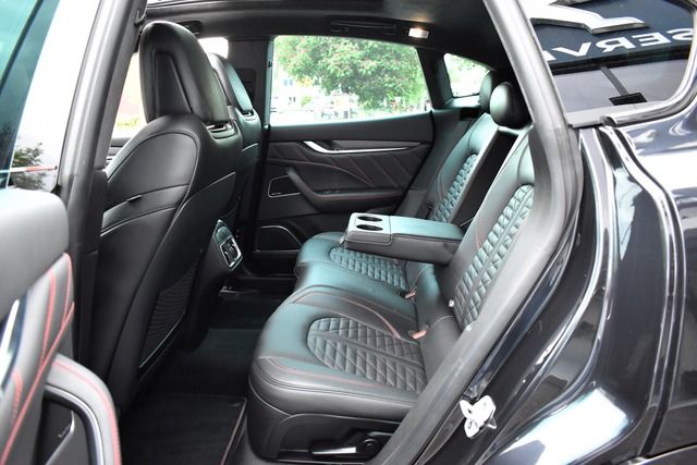 Fahrzeugabbildung Maserati Levante Trofeo 3.8 V8 21ZOLL*PANO*LED*CARBON*TOP