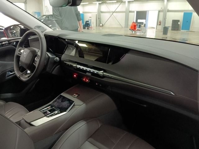 Fahrzeugabbildung DS Automobiles DS4 OPERA PT 130 EAT8 MATRIX*HUD*AREA-VIEW*19