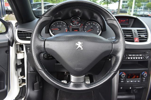 Fahrzeugabbildung Peugeot 207 CC ALLURE 1.6 VTi 120 LEDER*17ZOLL*GARANTIE*