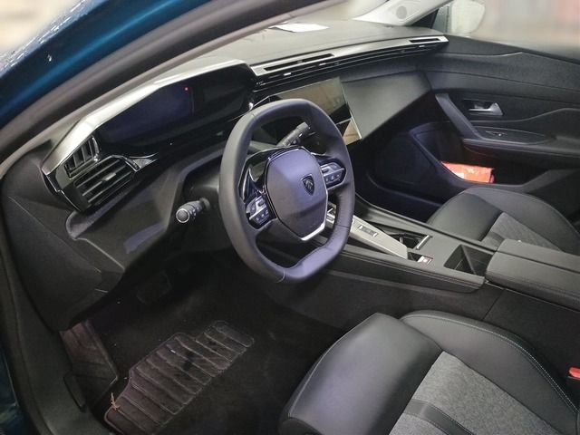 Fahrzeugabbildung Peugeot 408 ALLURE PT 130 EAT8*CARPLAY*MATRIX*TRAUMHAFT*