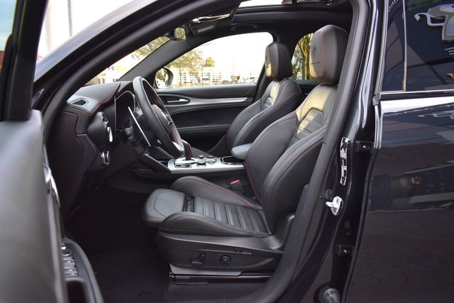 Fahrzeugabbildung Alfa Romeo Stelvio 2.0 TURBO*COMPETIZIONE*BLACK*PANO*MATRIX
