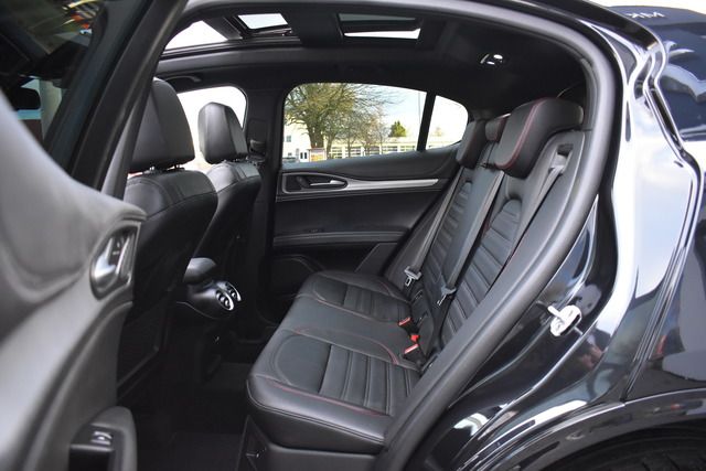 Fahrzeugabbildung Alfa Romeo Stelvio 2.0 TURBO*COMPETIZIONE*BLACK*PANO*MATRIX