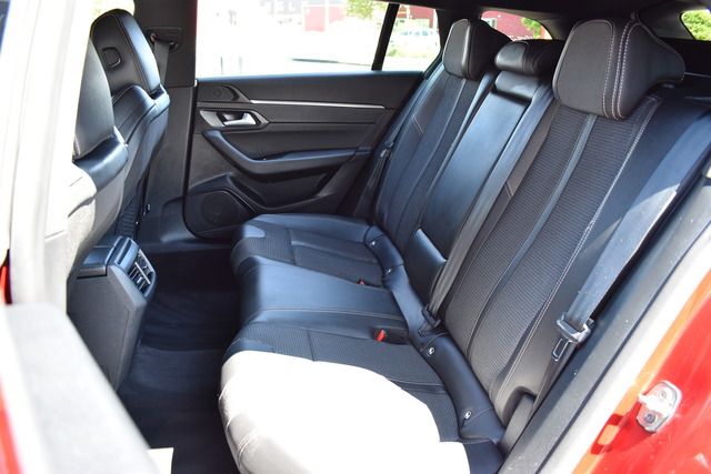 Fahrzeugabbildung Peugeot 508 SW Allure PT 130 EAT8*MATRIX*NAV*SHZ*CARPLAY