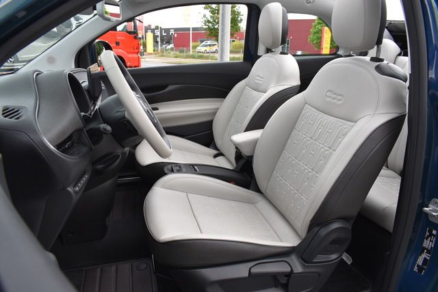 Fahrzeugabbildung Fiat 500e Cabrio la Prima*WINTER*CO-DRIVER*NAV*CARPLA